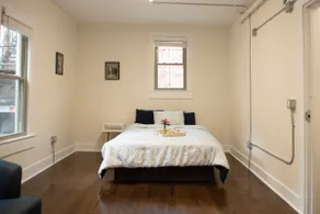 Uptown Athens loft in historic office building - Image 5