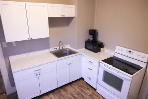 Cheerful 2 Bedroom Home In Trenton City - Image 3