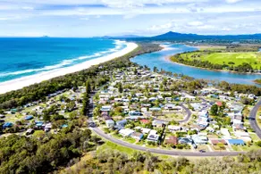 Byron's Beach House Mylestom - Image 2