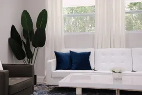 Bright Modern 3BD House close to Dwnt & Beaches - Image 5