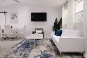 Bright Modern 3BD House close to Dwnt & Beaches - Image 4