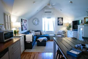 Dreamy 1BR Carriage Apt ~ Walk to Dining & Shops - Image 5