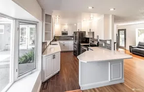 Quiet Modern Stay Near SeaTac & Hospitals - Image 3