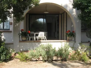 Garden-pool-beach house 20 minutes from Barcelona - Image 3