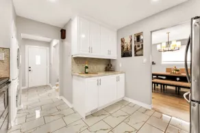 Renovated full home in Toronto - Image 5