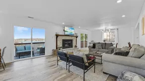 Lake front House w/ Private Dock - Image 2