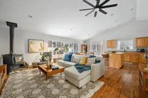 Bend Modern Cabin w/ Private Hot Tub . Fenced Yard, Game Room, Pet-Friendly - Image 3