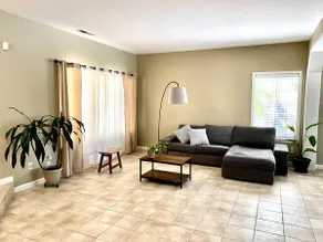 Cozy Stay - Big Pool & Yard - Image 4