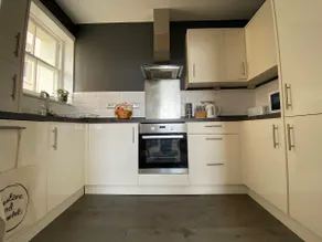 Spacious 2BD Flat with Stunning Views Folkestone - Image 4