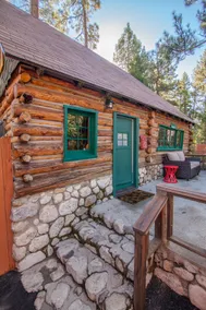 The Hideout - Cozy Pet-friendly Cottage in Town - Image 3
