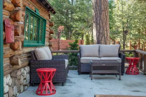 The Hideout - Cozy Pet-friendly Cottage in Town - Image 4