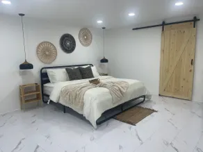 Spoil yourself! Private, squeaky-clean, KING bed. - Image 3