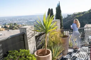 Hollywood Hills Zen Modern Villa w/ Hot Tub & Jetliner Views - Image 5
