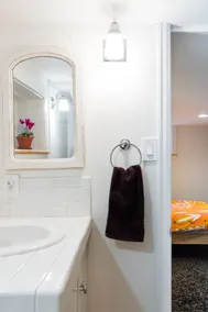 Cozy Guest Suite, Mapleton Hill - Image 5