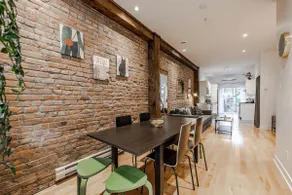 Au Courant cozy flat w/ terrace - Image 4