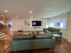 Lux Kirkland Home, 4 Beds | Large Backyard | BBQ - Image 2