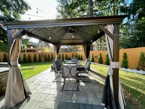 Lux Kirkland Home, 4 Beds | Large Backyard | BBQ - Image 3