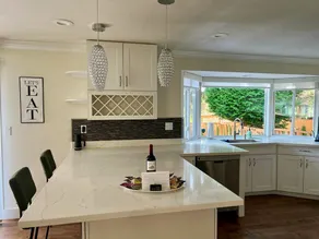Lux Kirkland Home, 4 Beds | Large Backyard | BBQ - Image 4