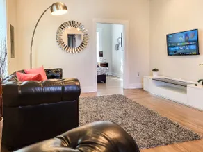 Beautiful Wooster Sq. pad - Wshr/Dryr | 1st floor - Image 2
