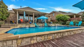 Luxury 3 Bed 2.5 Bath w/ Resort Style Pool! - Image 2