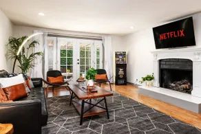 Chic 4BR Entertainer | Arcade | CLOSE to Disney - Image 2