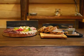 Lodge with sauna and jaccuzzi - Image 3