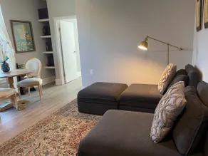 Welcoming Downtown Flat in San Mateo - Image 2