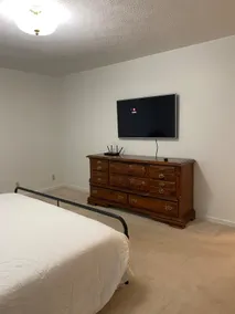 Cheerful 2 Bedroom - Image 5