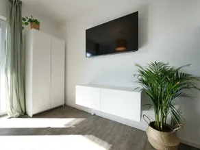 Central, modern, comfortable, with balcony - Image 4