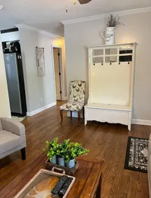 Charming 3 bedroom home with patio and fireplace - Image 4
