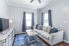 Cozy 1-bedroom in Lexington - Image 2