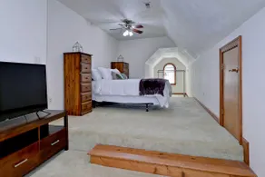 Wonderful 4 bedroom home in up-scale neighborhood! - Image 3