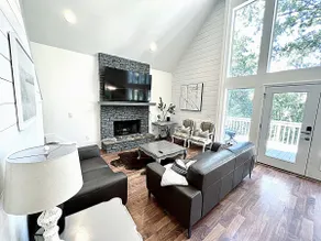 Lake house | hot tub | dock | pool table | firepit - Image 3