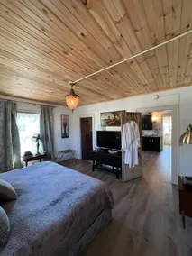 Beautiful private village apartment with king bed - Image 5