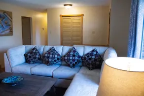 Delightful 5 bedroom home in south Winnipeg - Image 2