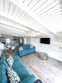 Beautiful 2 BD/1 BR Apartment CR - Image 5