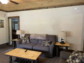 Freshly remodeled 2 Bedroom near Sophia Tunnel - Image 3
