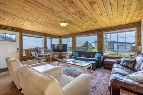 Love Shack 1 | Pacific Beach Hot Tub Escape - Image 2