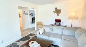 Fresh, Light & Cozy 3-Bedroom Home - Oma & Opa's - Image 3