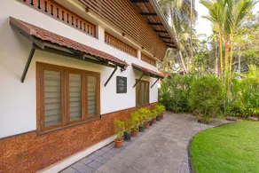 Anjali w/Breakfast Lawn 6BHK Pet Friendly Villa - Image 2