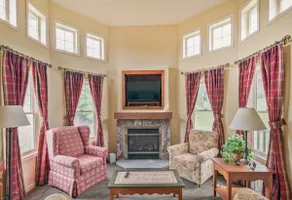 Cozy Winter Escape - MTN Creek - Image 4