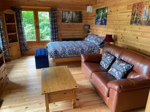 Cornwall - secluded log cabin surrounded by nature - Image 3