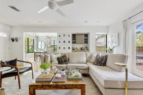 Cheerful 3 bd 2.5 br townhouse 5 min from downtown - Image 3