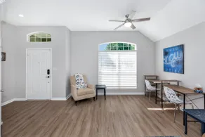 Affordable Large Family Home close to everything. - Image 4
