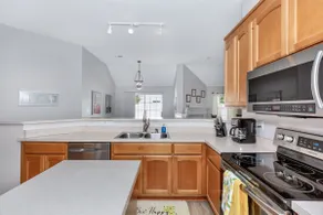 Affordable Large Family Home close to everything. - Image 3