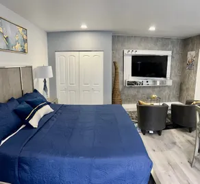 Beautiful and lovely Studio with king bed. - Image 3