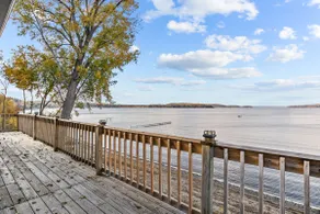 Beach House · Beautiful Beachfront House, Close to Burlington! - Image 5