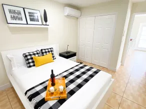 Modern APT W/ Patio 15 mins from Theme Parks & MCO - Image 3