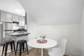 Cozy Downtown Loft for Two + Pets, Walk to Main St - Image 4
