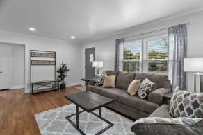 Amazing 3BR Home for Families|Close to Stadiums - Image 2